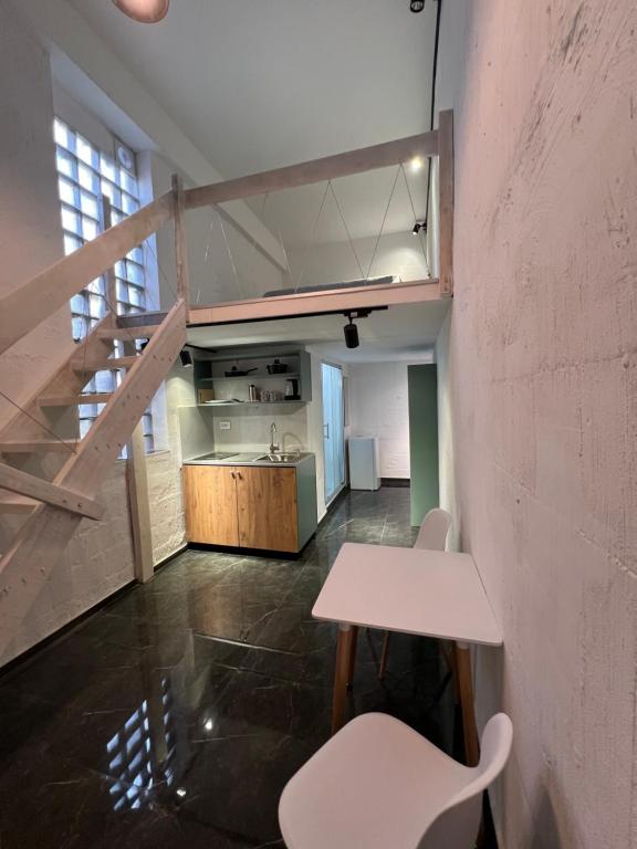 Mirotadze H2, Tbilisi