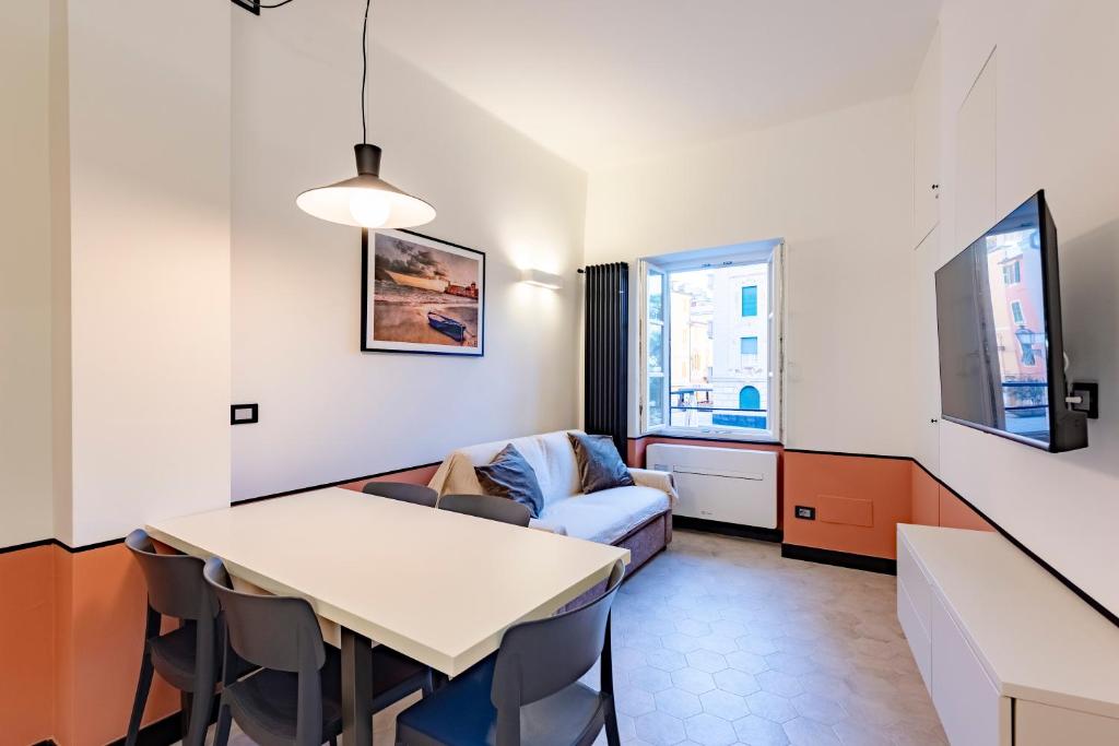JOIVY Bright 2BR flat, moments from the beach - 5