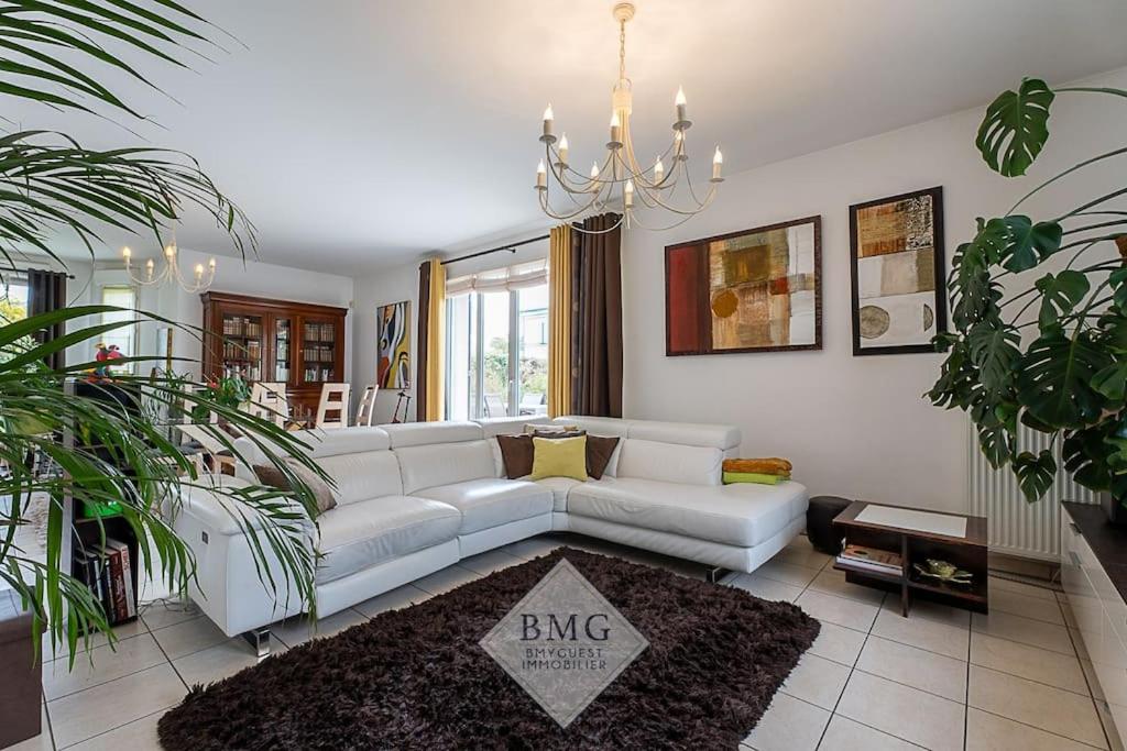 Villa Debussy Disneyland, Bussy-Saint-Georges