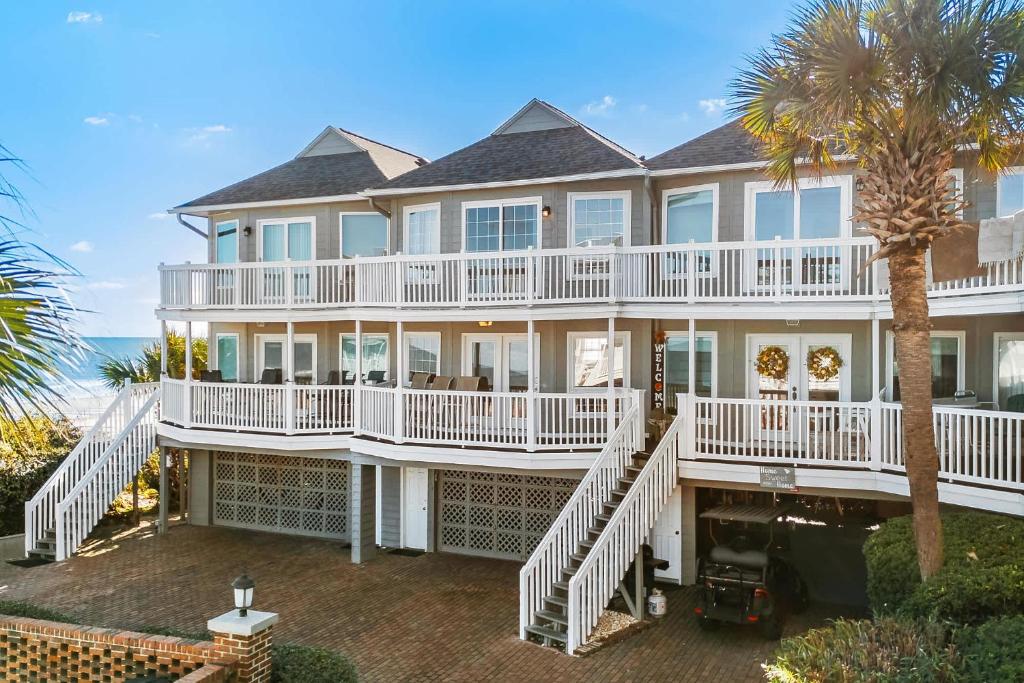 Beachfront Bliss-Admirals Quarters II Oceanfront, Myrtle Beach