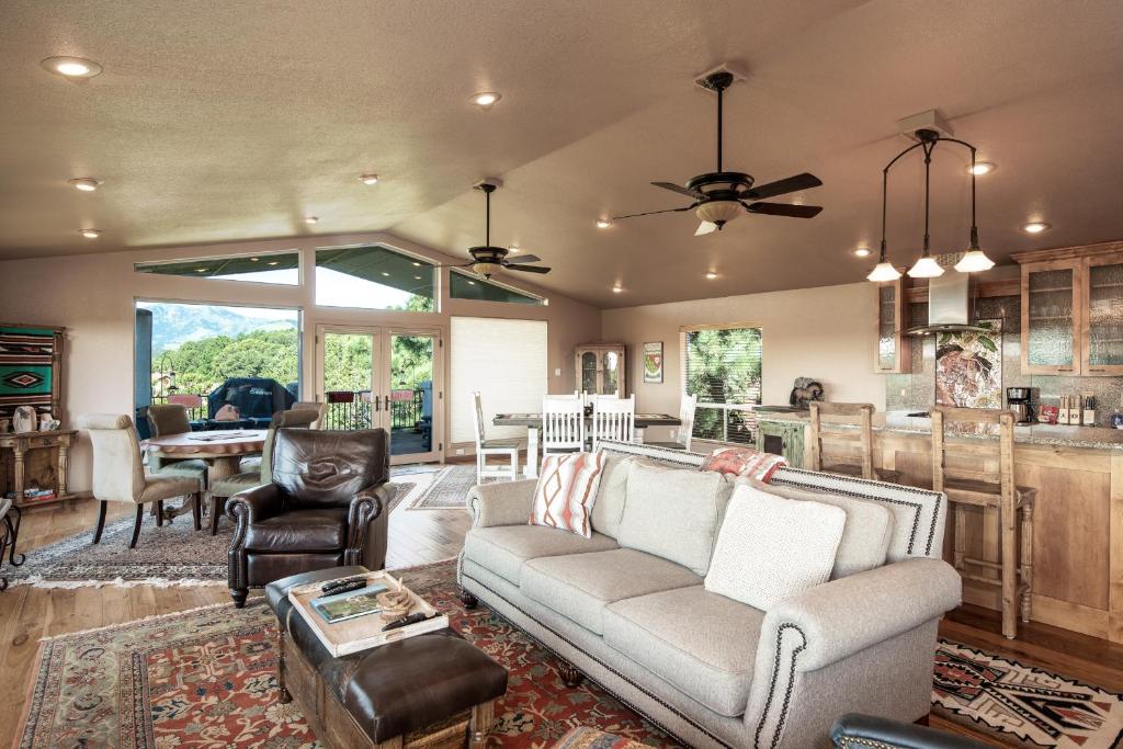 Alto Grand View, Alto