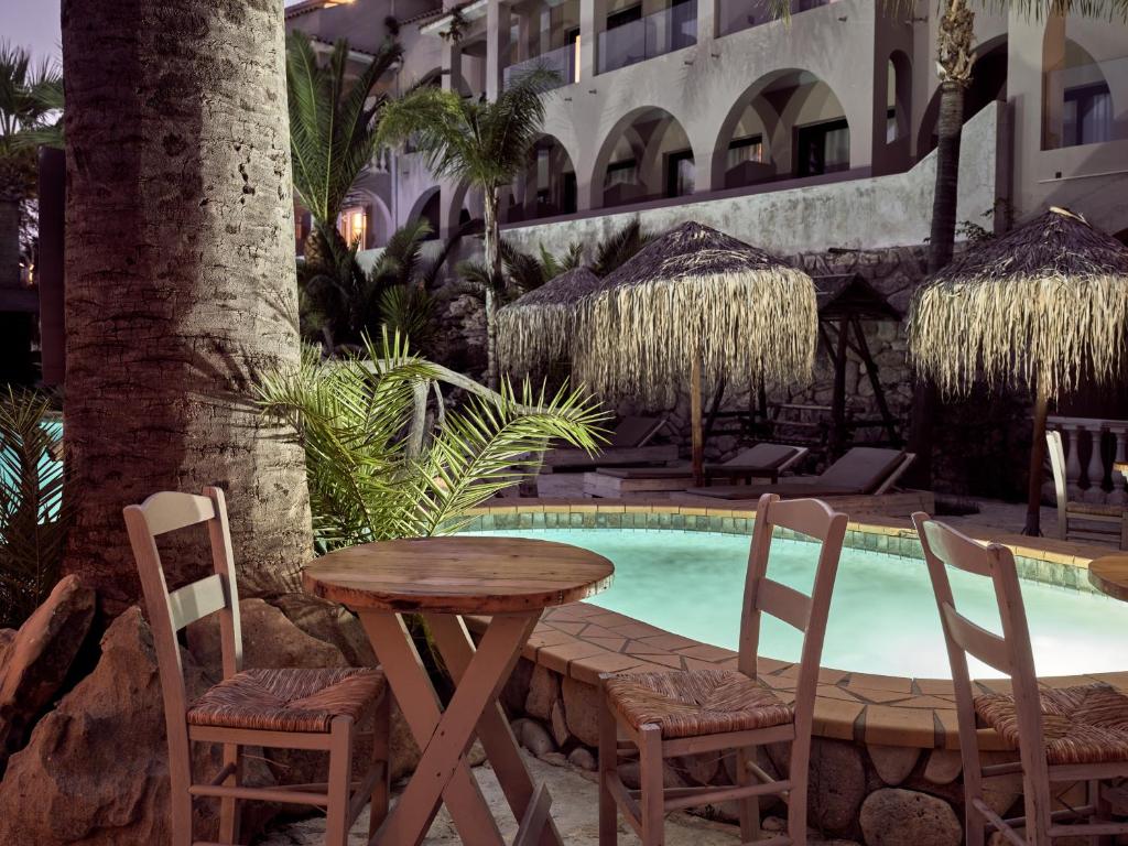 Gloria Maris Hotel Suites and Villas — Swimming pool in Laganas, Ionian Islands