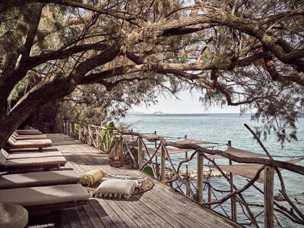 Gloria Maris Hotel Suites and Villas — Beach in Laganas, Ionian Islands