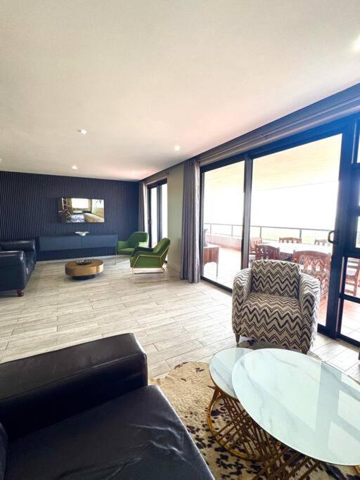 Accommodation Front - Spacious 6 Sleeper Across Ushaka, Durban