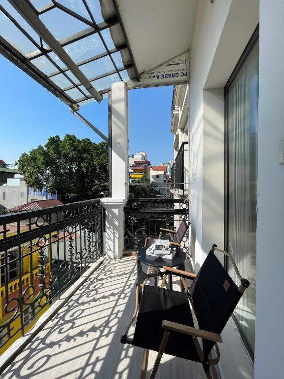 AnNam - Truc Bach Lake - StreetFood - Central Location