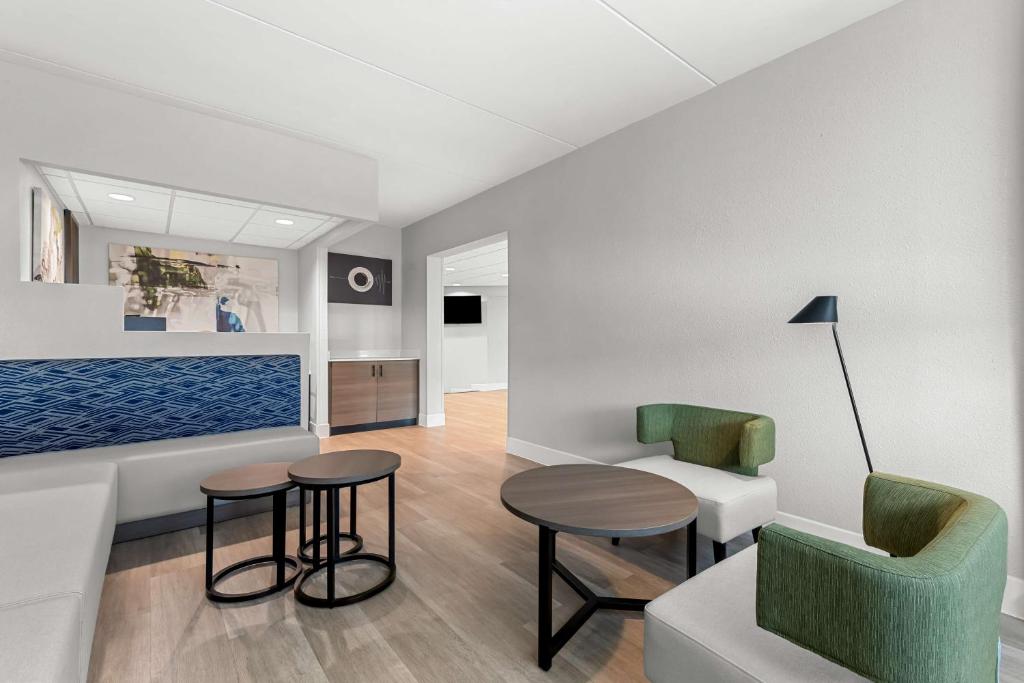 City Express by Marriott Charlotte South End フロント・ロビー