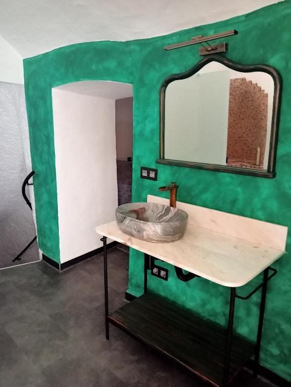 Cueva Pilones, Graena