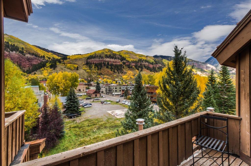 Centrally Located in Town, This 2 Bed and 2 Bath Manitou is a Must See, Telluride