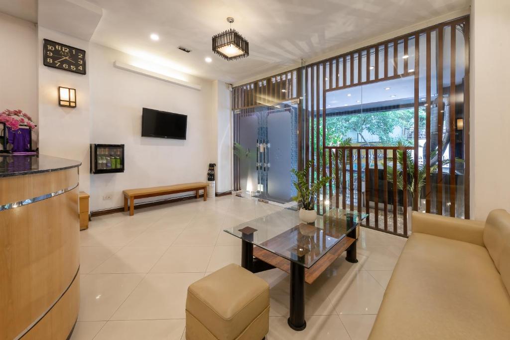 Azumaya Hotel Hai Ba Trung 1