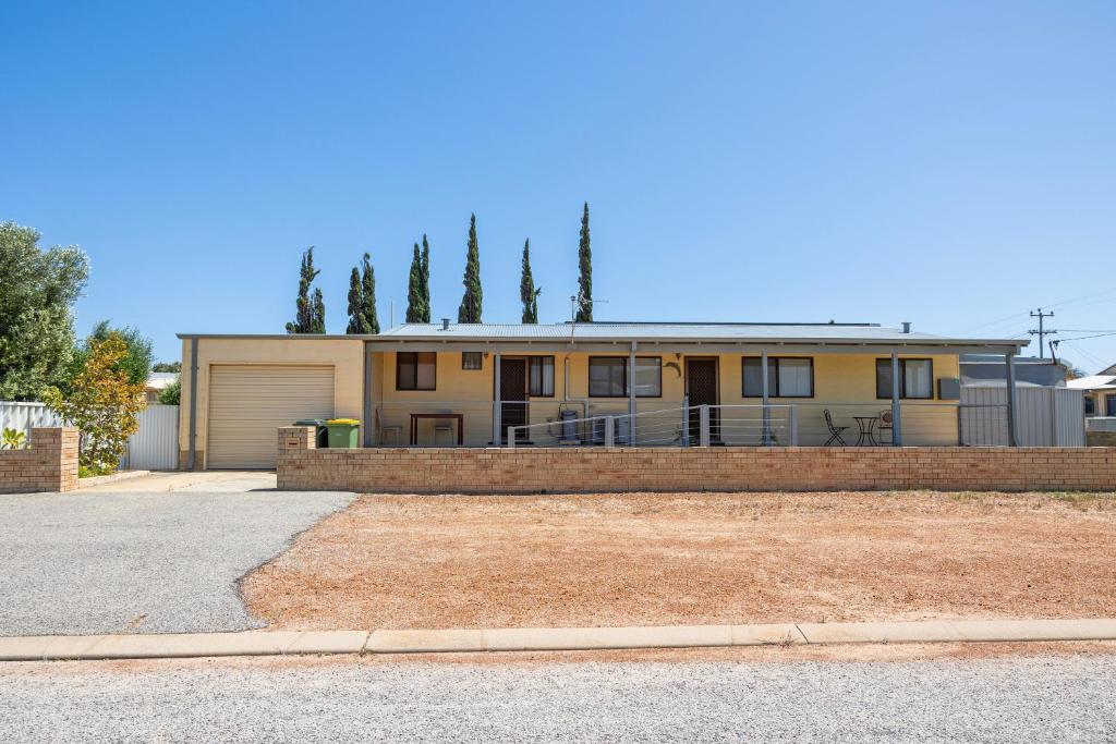 Sandy Smiles, Jurien Bay