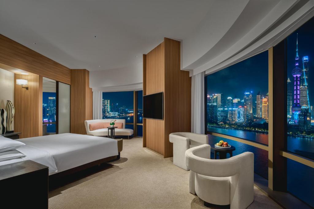 Shanghai Hyatt On The Bund room