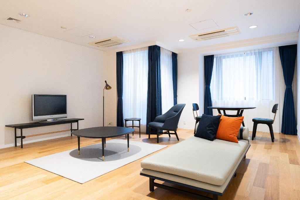 Kamiyacho MT Court