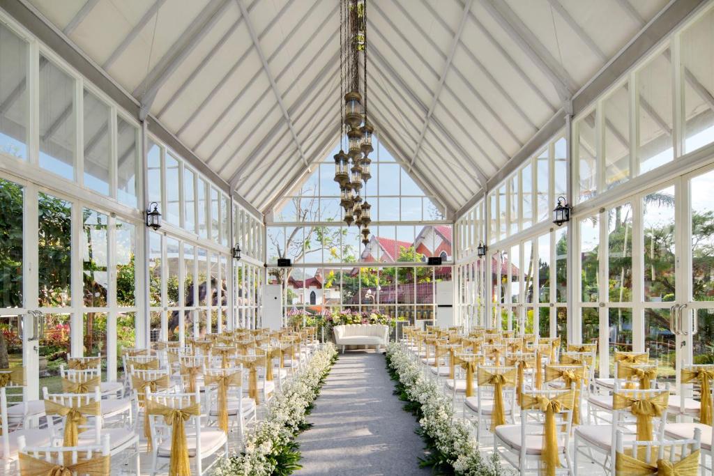 Royal Hotel and Villa Batu