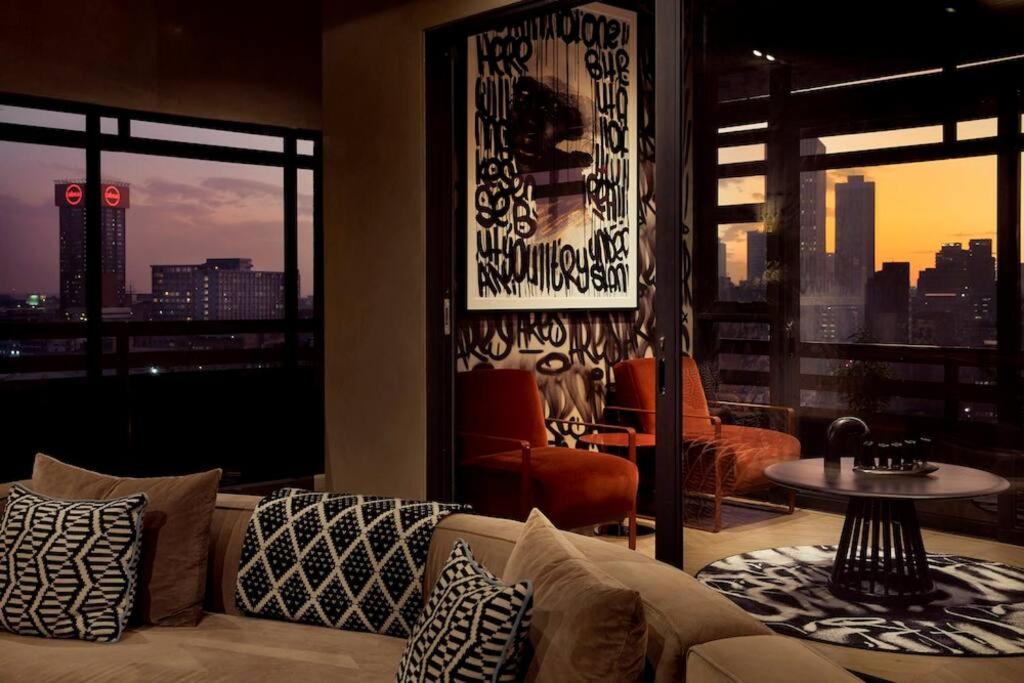 AHEAD MEA Best Suite - DJ Black Coffee Penthouse, Johannesburg