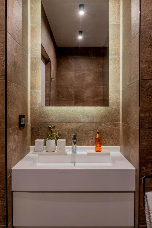 ICON APARTMENTS - 5