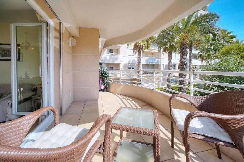 Spacieux 2 chambres TERRASSE, PARKING proche CENTRE VILLE A2B237 - 2