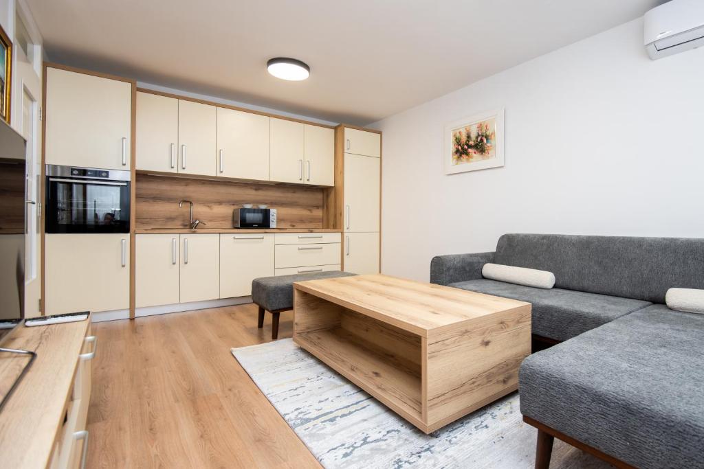 Lelas Apartments - free parking - 5