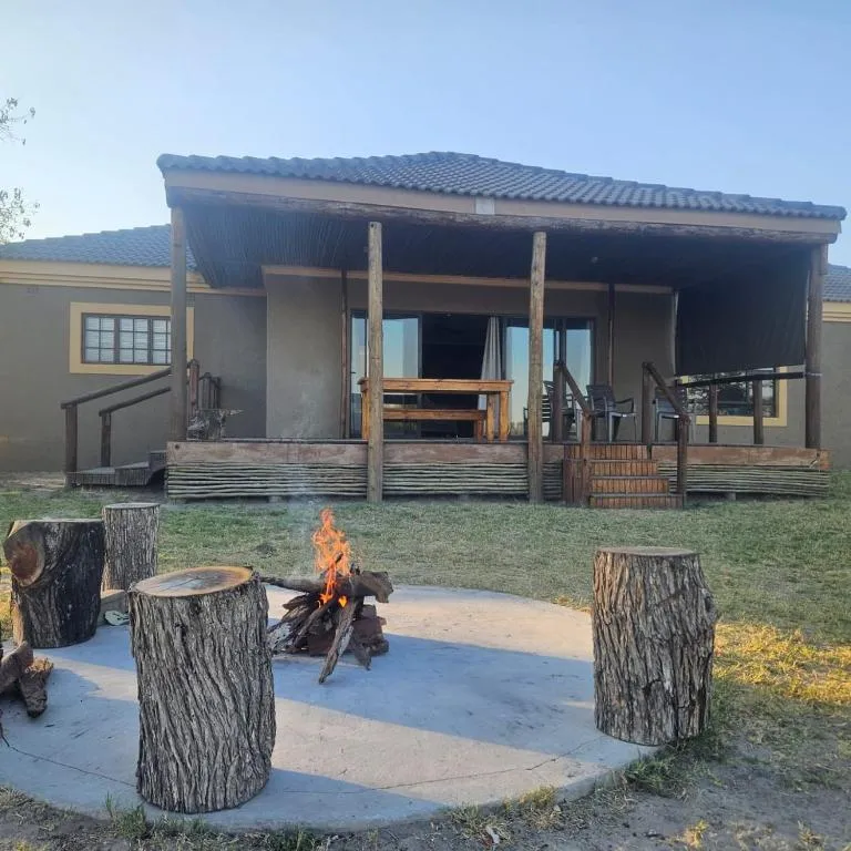 Dagha Boys, hotel in Khwai