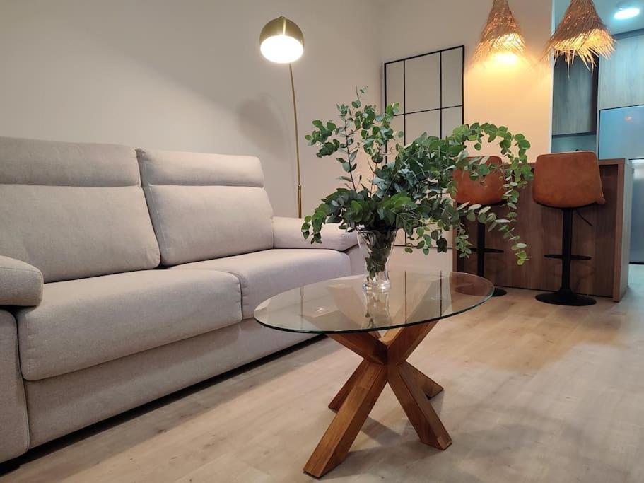 Old Town Ground Floor New Apartment, Beach, Parking, Малага