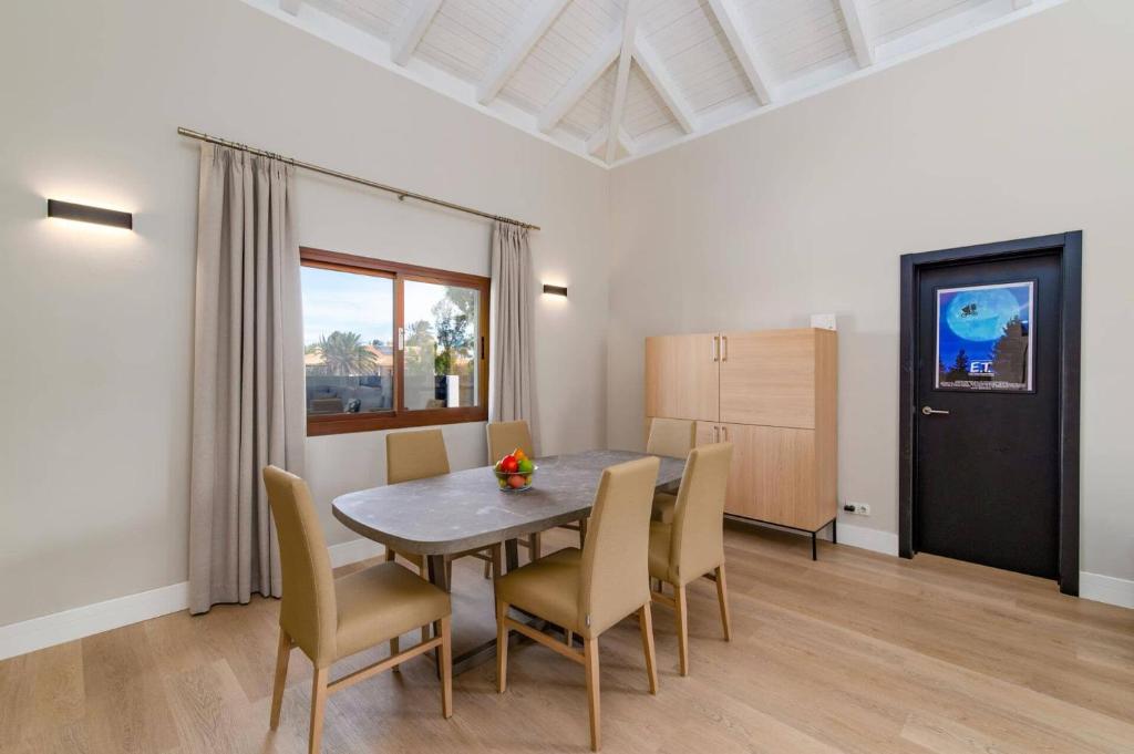 Villa Caleta Olas by Villa Plus - 5