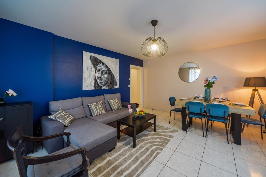 Le Voltaire - Hypercentre - Netflix, Tours