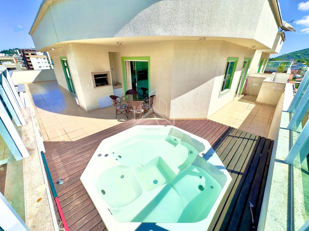 Cobertura com spa em Bombinhas, Bombinhas