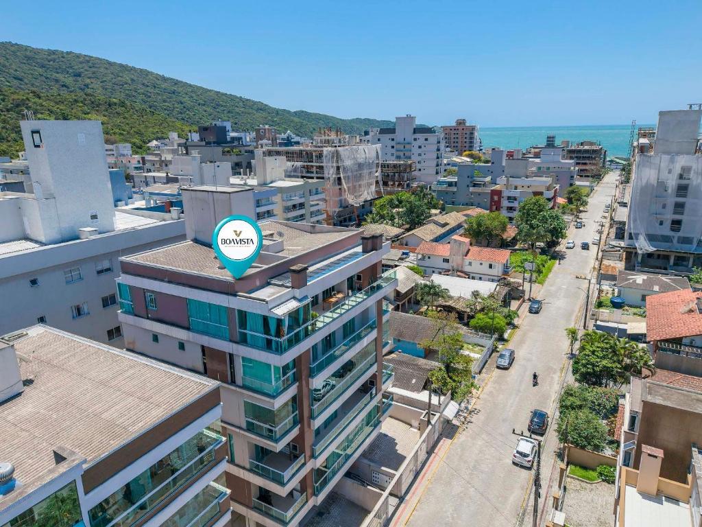 Cobertura duplex 3 suítes em Bombas, Bombas