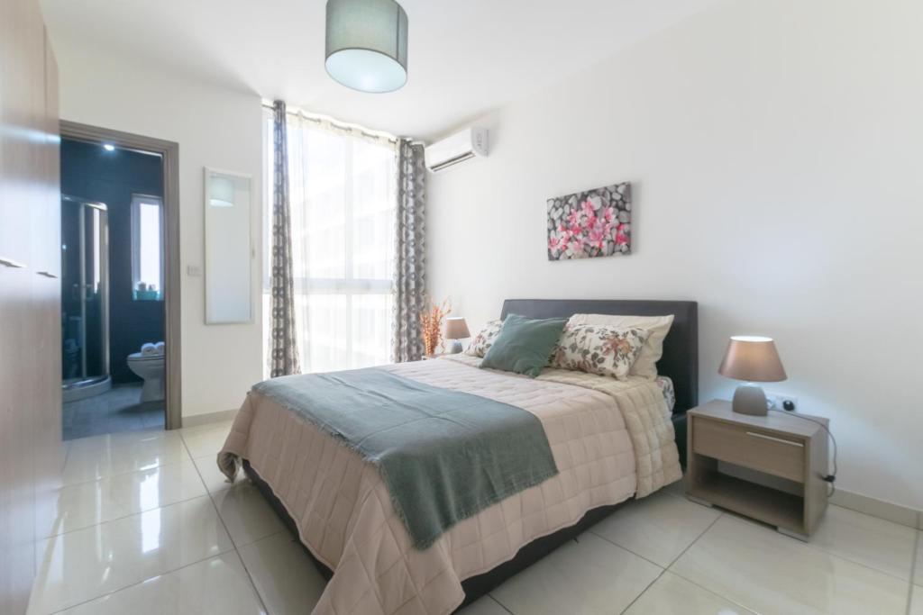 Modern and Spacious Apartment Close to The Sea, St Paul's Bay
