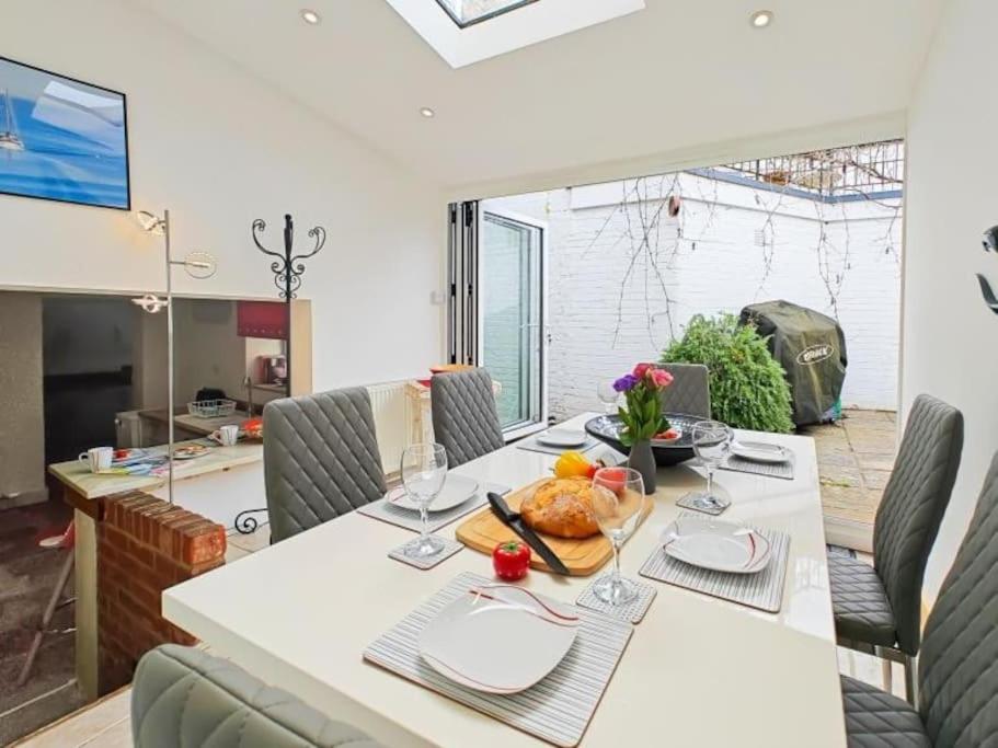 43 Sun Hill - Cowes, Isle of Wight