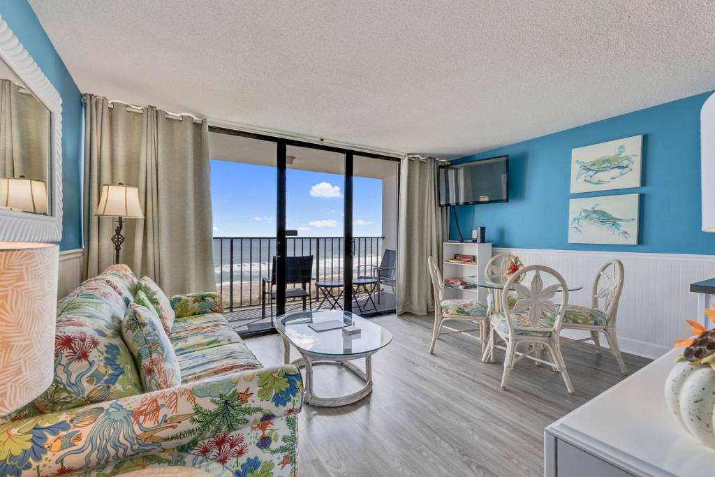 0403 Havin Fun by Atlantic Towers, Carolina Beach