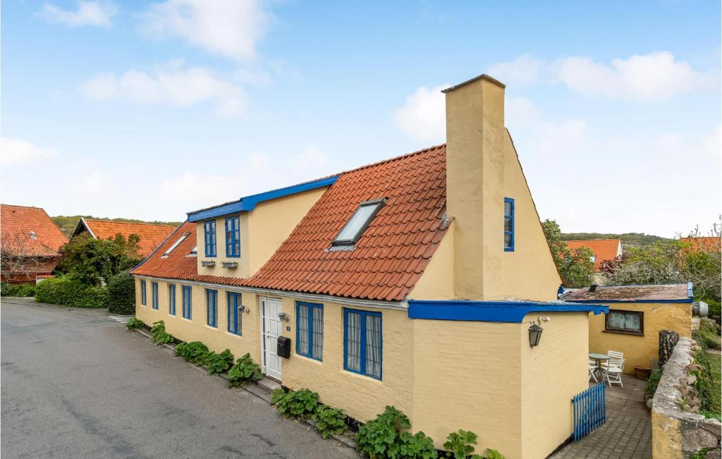 3 Bedroom Nice Apartment In Allinge, Allinge
