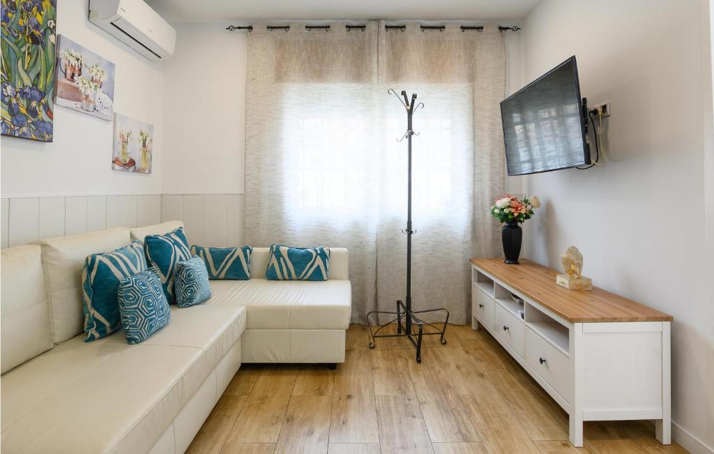 2 Bedroom Lovely Home In Málaga - 3