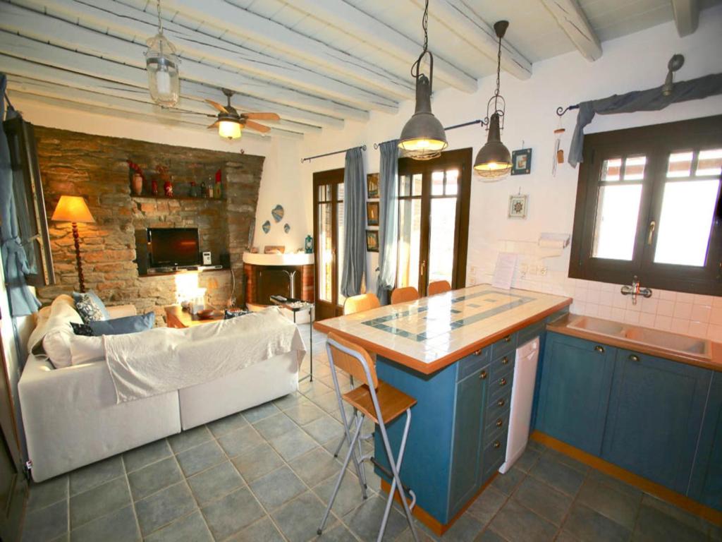 Stunning seafront apartment in Kea, Korissia