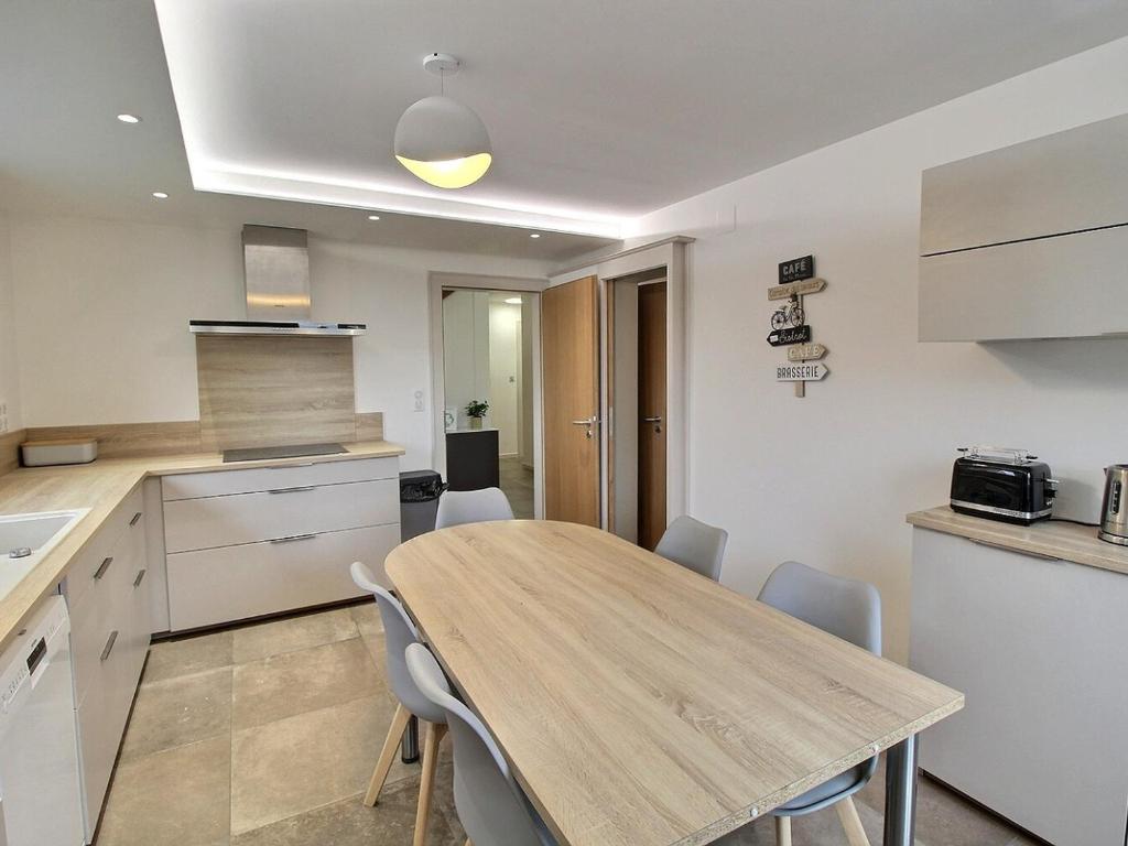 Maison spacieuse à Colmar, 5 chambres, terrasse, WiFi, parking gratuit - FR-1-722-12 - 4