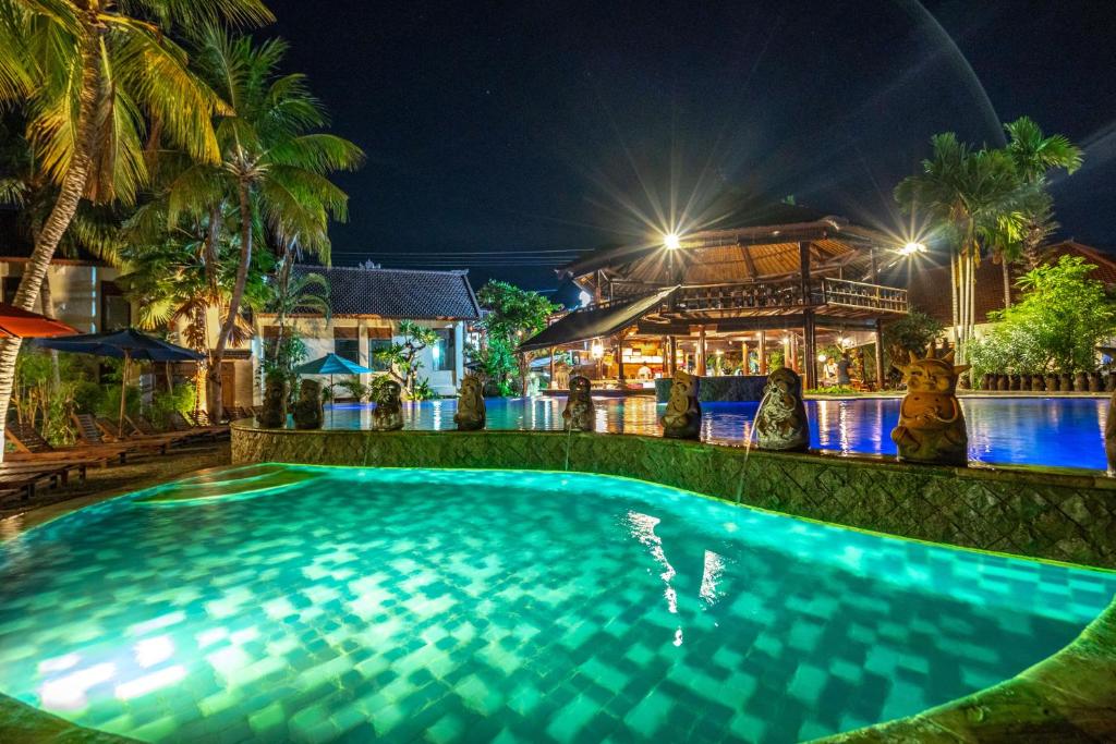 Swimming pool