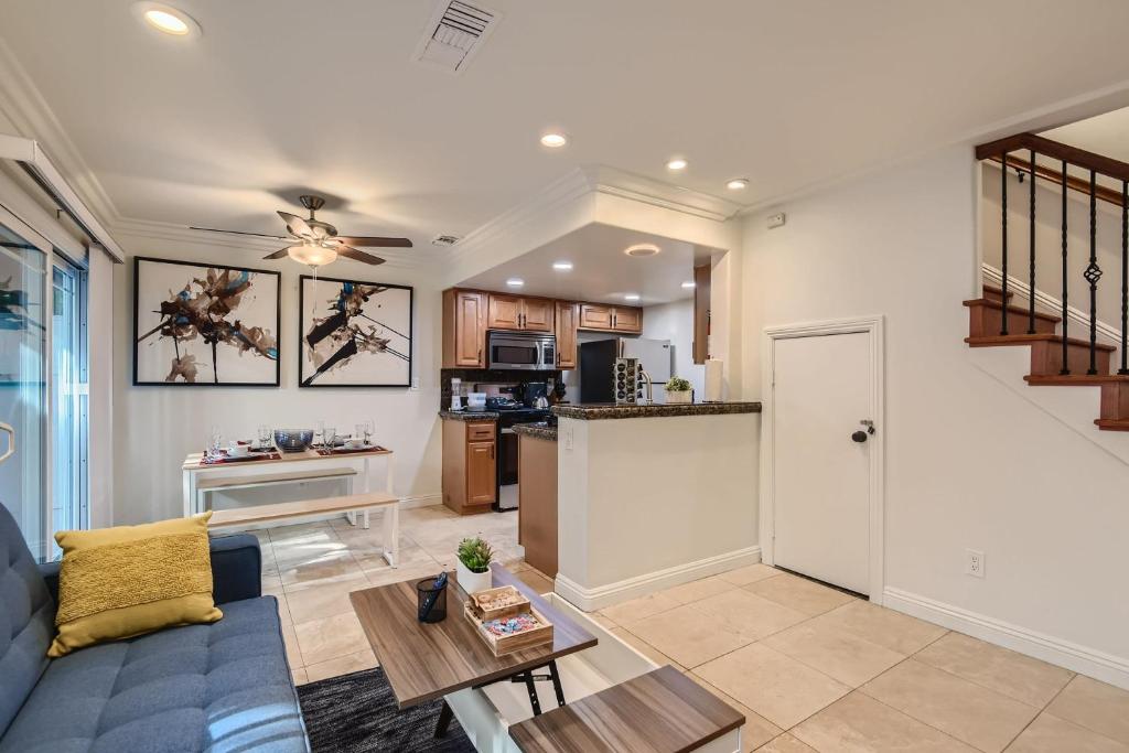 Stylish- Multi-Level- Patio- Games - Fast WIFI-CM3, Costa Mesa