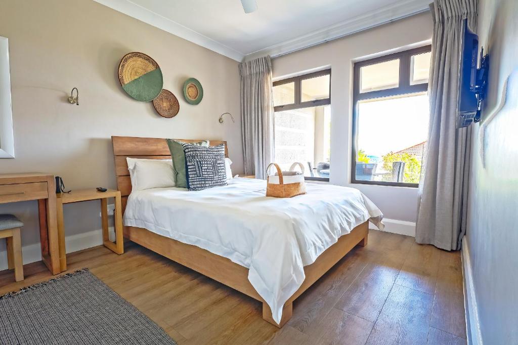 Modern self-catering apartment in a secure estate, Plettenberg Bay