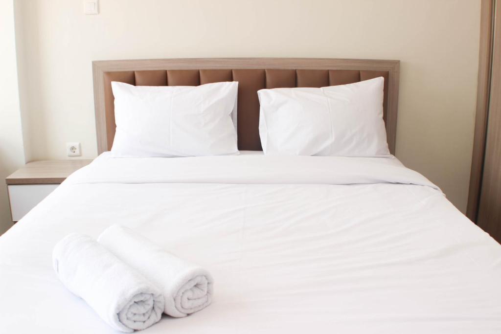 Nice and Elegant Studio Apartment at Mustika Golf Residence By Travelio, Cikarang