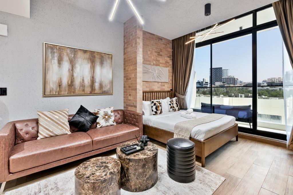 Stylish Studio APT with Pool and Gym, Dubaï