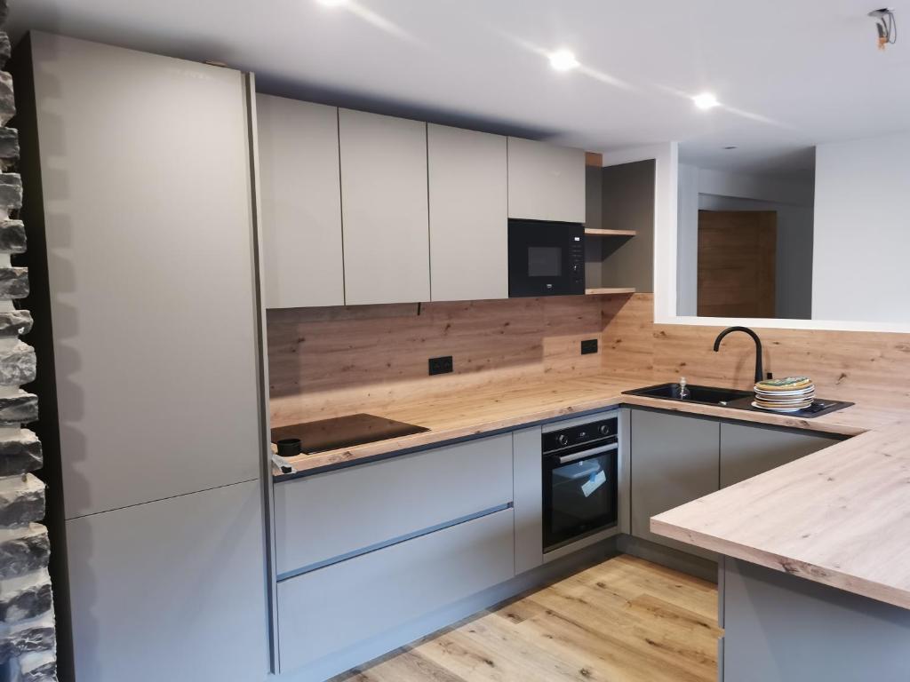 Au pied des pistes - grand appartement 200m2 14 pers - 3