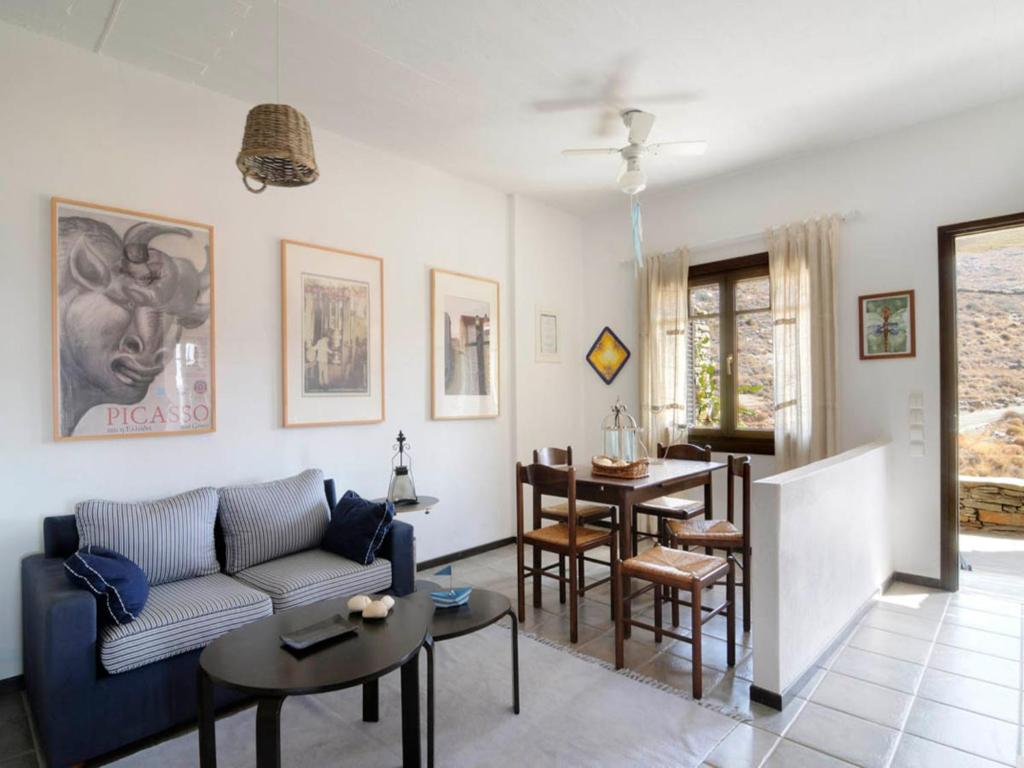 Charming seafront apartment in Kea, Korissia