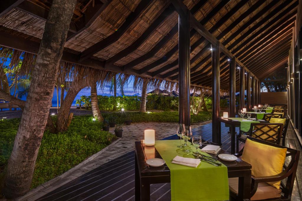 Adaaran Prestige Vadoo – Adults Only Premium All Inclusive with Free Transfers