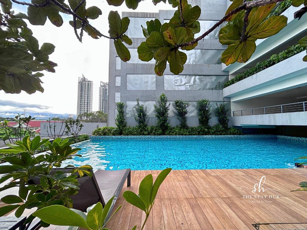 Neu Suites Jalan Ampang KL - 8min to Petronas Tower - 1min to Korean Embassy - Free Parking - by The Stay Hub, Kuala Lumpur