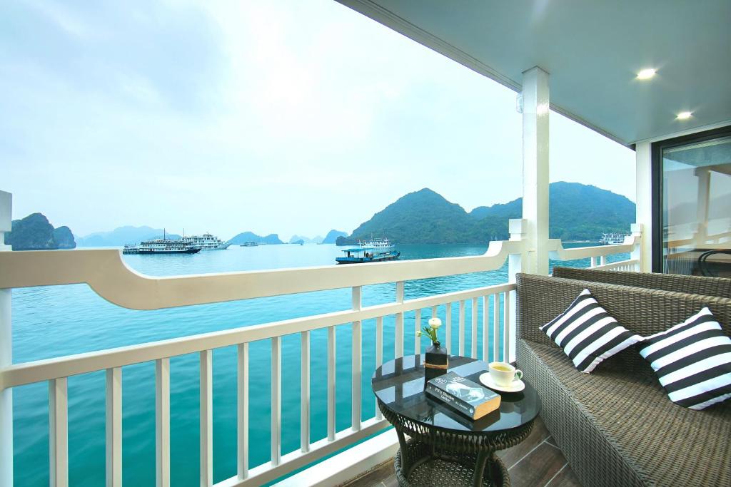 Le Journey Luxury Cruise Lan Ha Bay