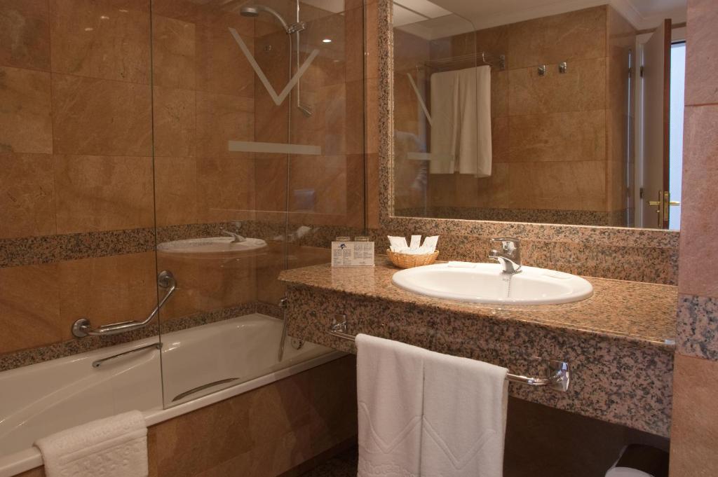 VIK Hotel San Antonio - 3