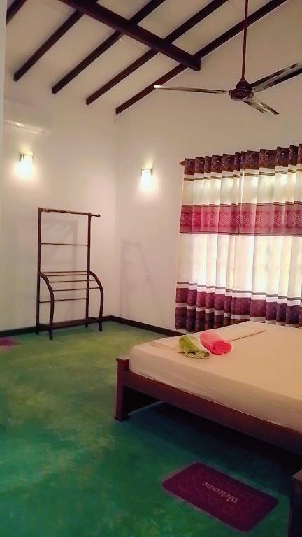 Roxie Guest, Weligama