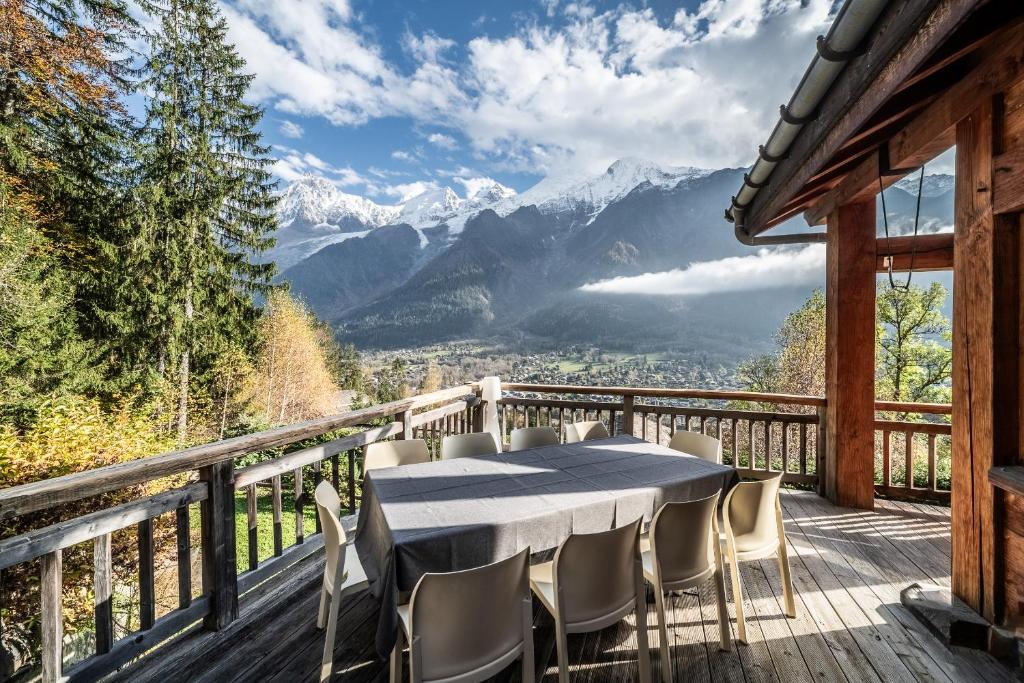 Chalet Ibex Mont-Blanc View, ideal for families, Private Hammam, Sleeps 10 in Les Houches - 4