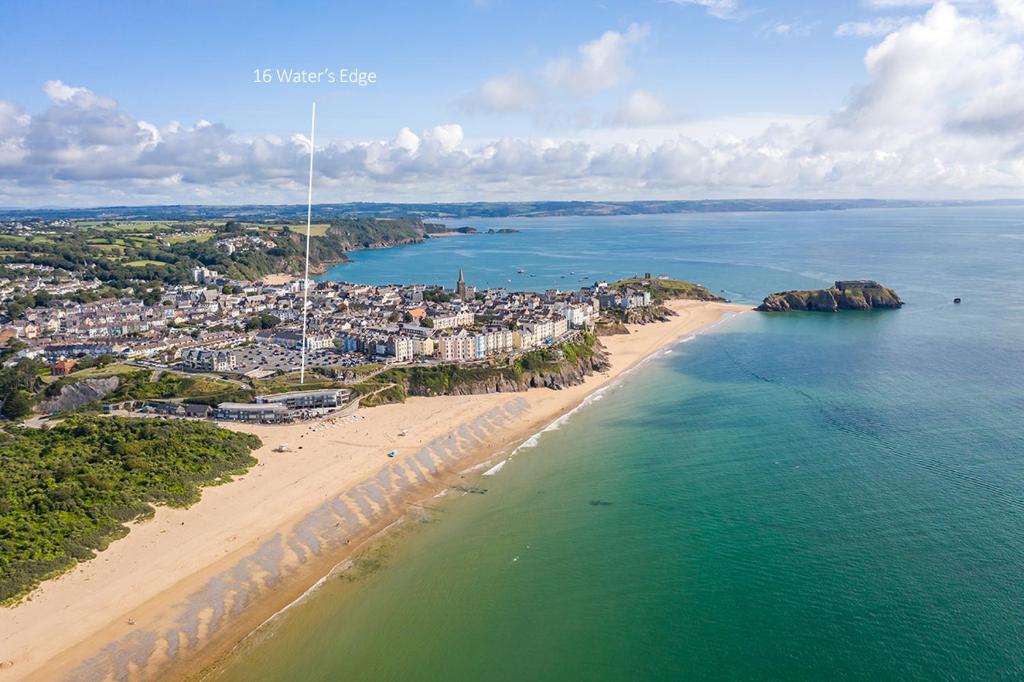 16 Waters Edge, Tenby