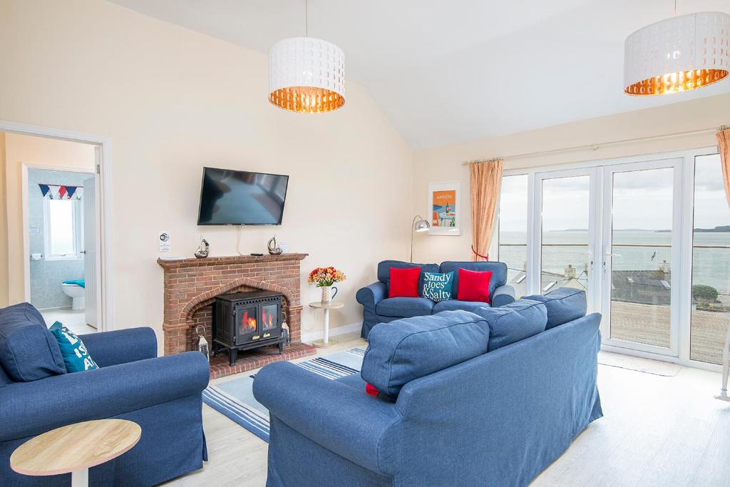 Shell Haven For Two, Narberth
