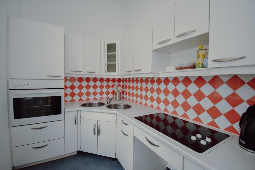 Altbauwohnung in städtischer Ruhelage - 2